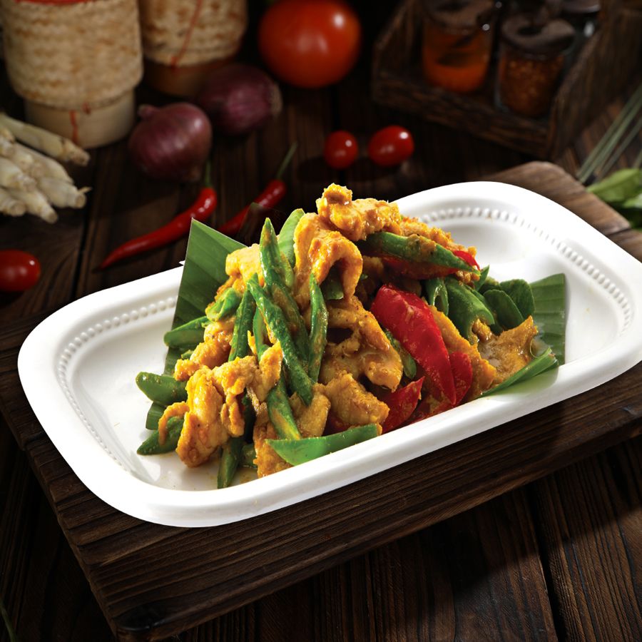 Spicy Stir-Fried Long Beans in Red Curry (Pad Prik Geang)
