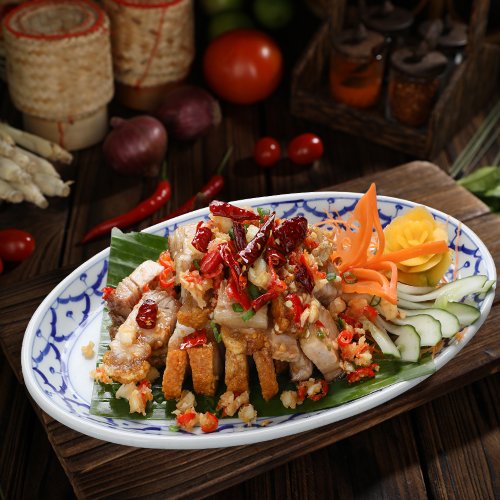 Spicy Stir Fried Roasted Pork with Garlic (Moo Krob Pad Kratiem)