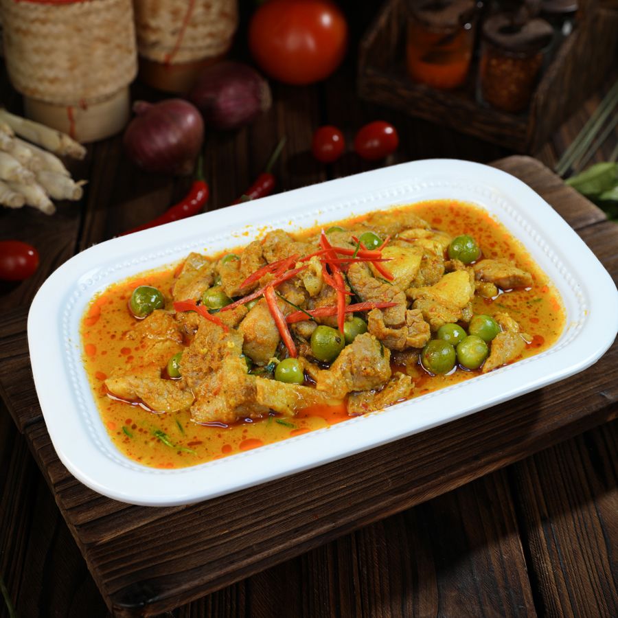 Spicy Panang Curry with Pork Slices