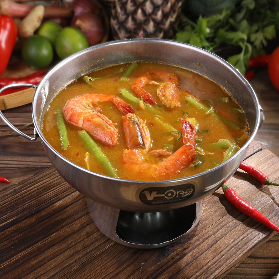 Spicy Sour Curry with Prawns & Vegetable (Geang Som Goong)