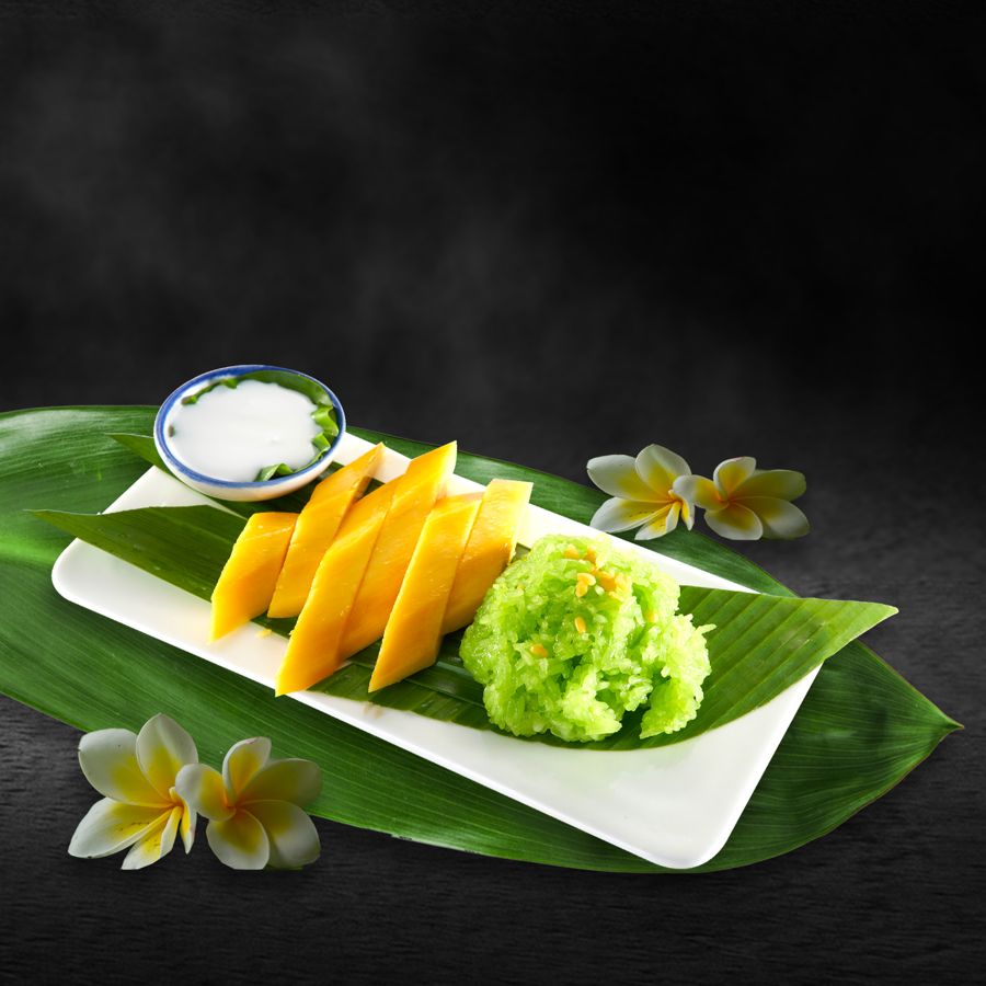 Mango Sticky Rice served with Coconut Milk (Khao Niao Ma Muang)