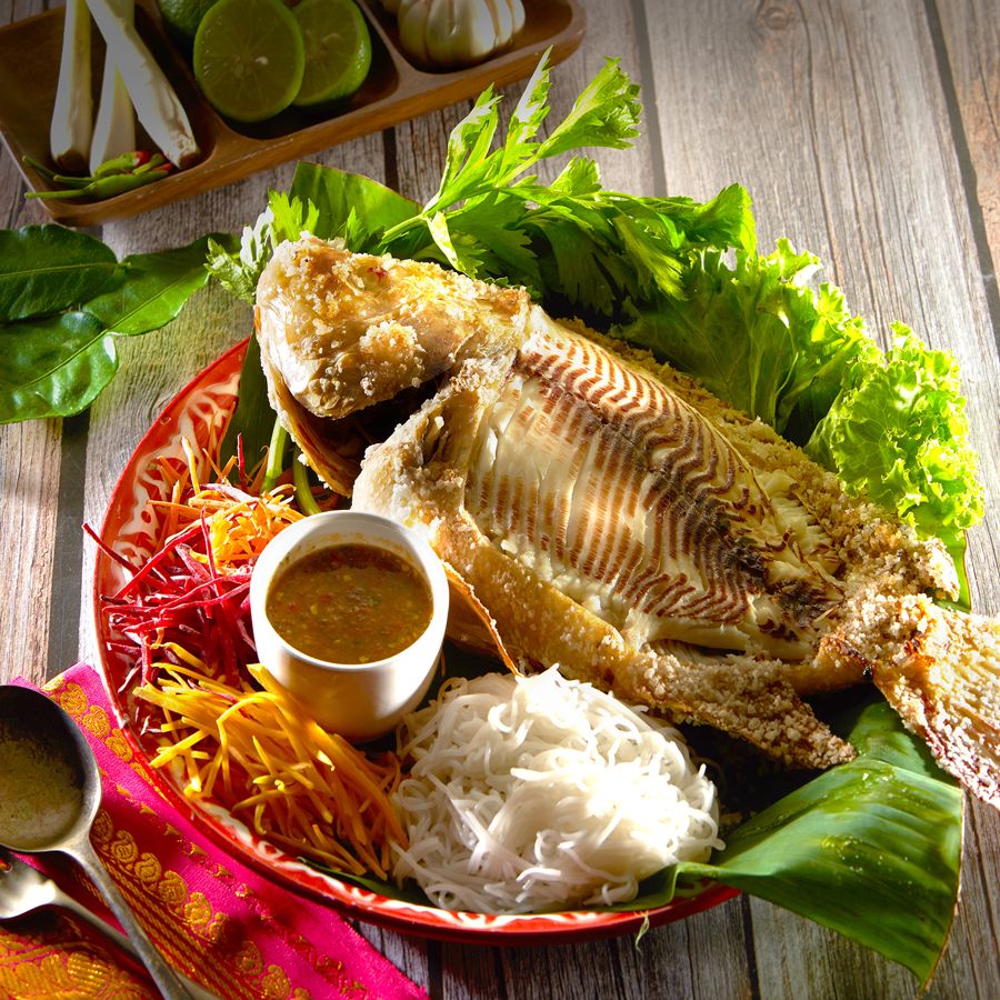 Grilled Salt Crusted Live Tilapia Fish (Pla Pao)