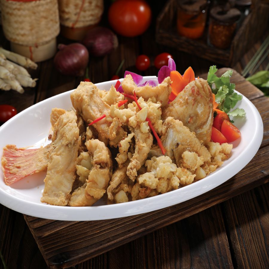 Deep-Fried Live Tilapia Fish with Garlic