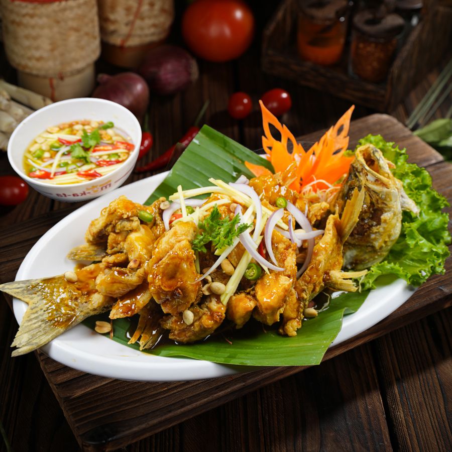Deep-Fried Siakap in Fish Sauce with Spicy Mango Dip