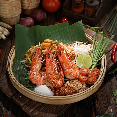 Stir-Fried Thai Flat Noodles with Prawns (Pad Thai)