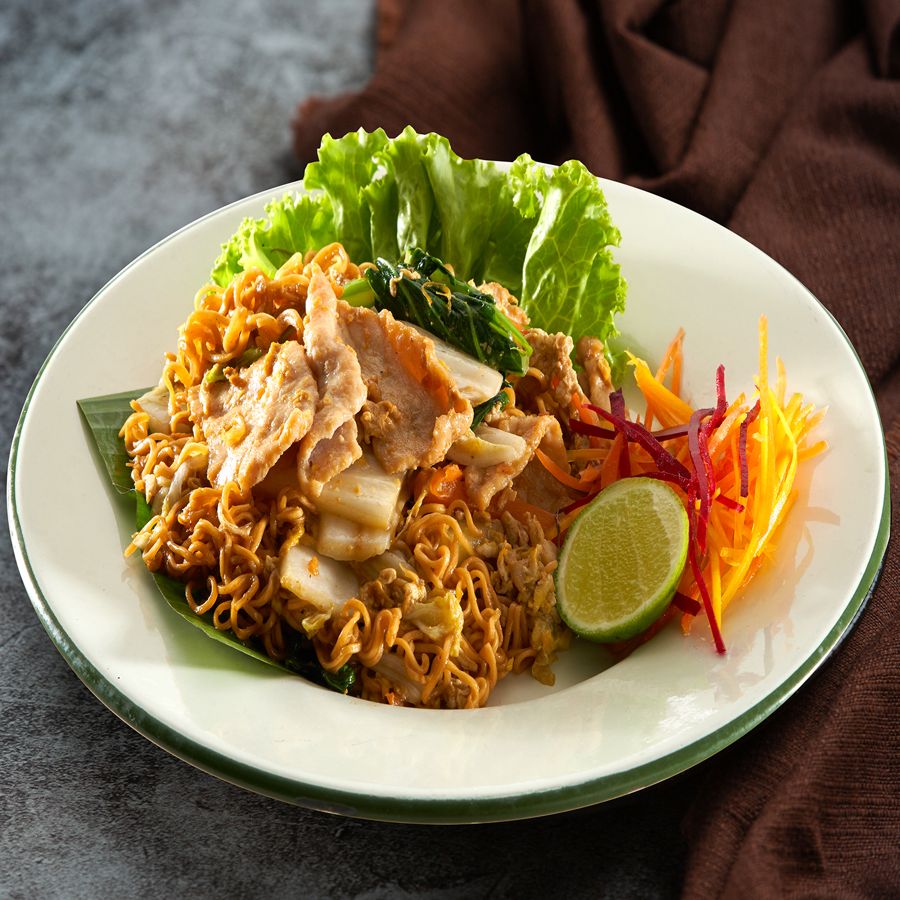 Fried Thai Instant Noodles in Black Sauce
