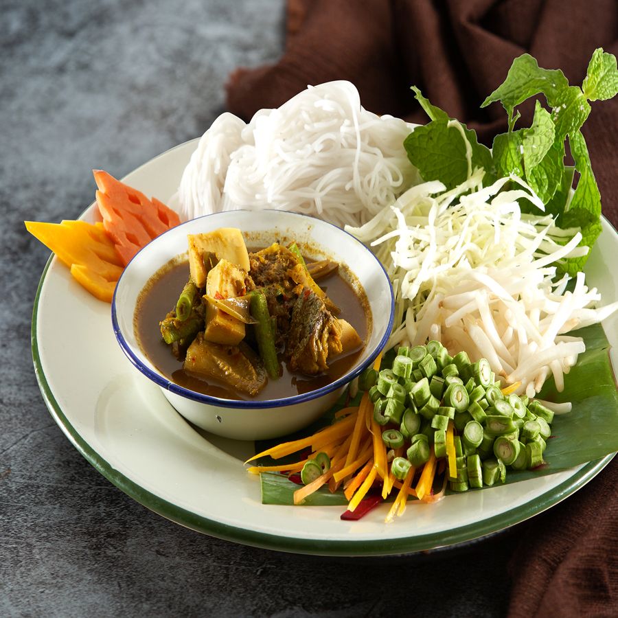 Thai Laksa with Bamboo Shoots (Southern Style)