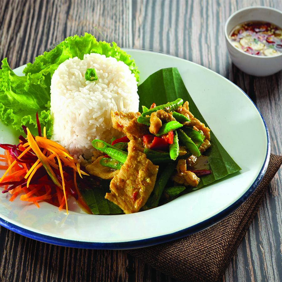 Spicy Stir-Fried Long Bean with Red Curry