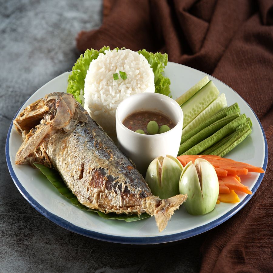 Kembong Fish Served with Thai Belacan
