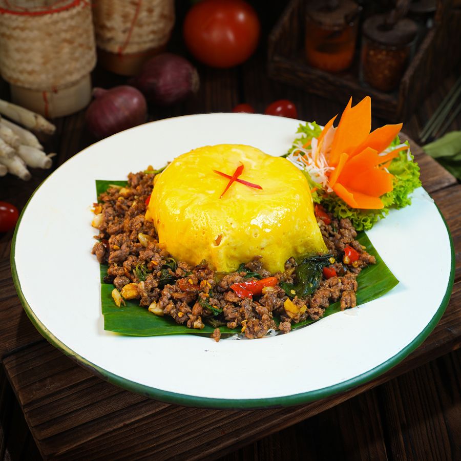 Spicy Stir-Fried Basil Leaves with Minced Beef & Creamy Omelette