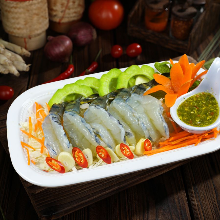 Spicy Raw Prawn Salad with Seafood Sauce